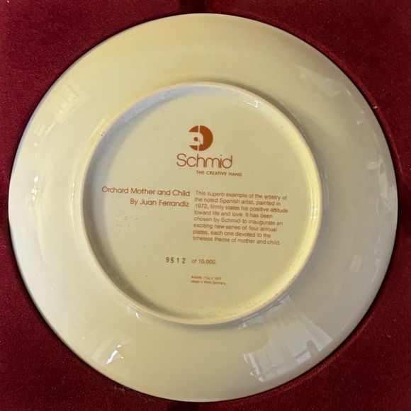 1977 Fernandiz Orchard Mother and Child LTD edition 10” Plate - Picture 4 of 5